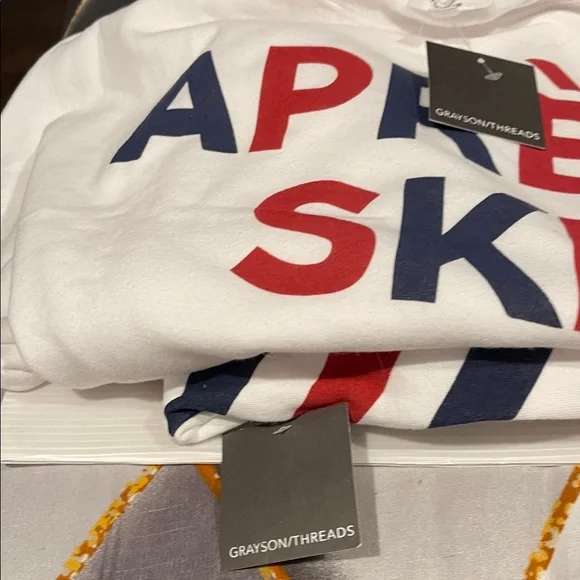 Grayson Threads White Sweatshirt with Red Accents vintage target - Picture 6 of 6